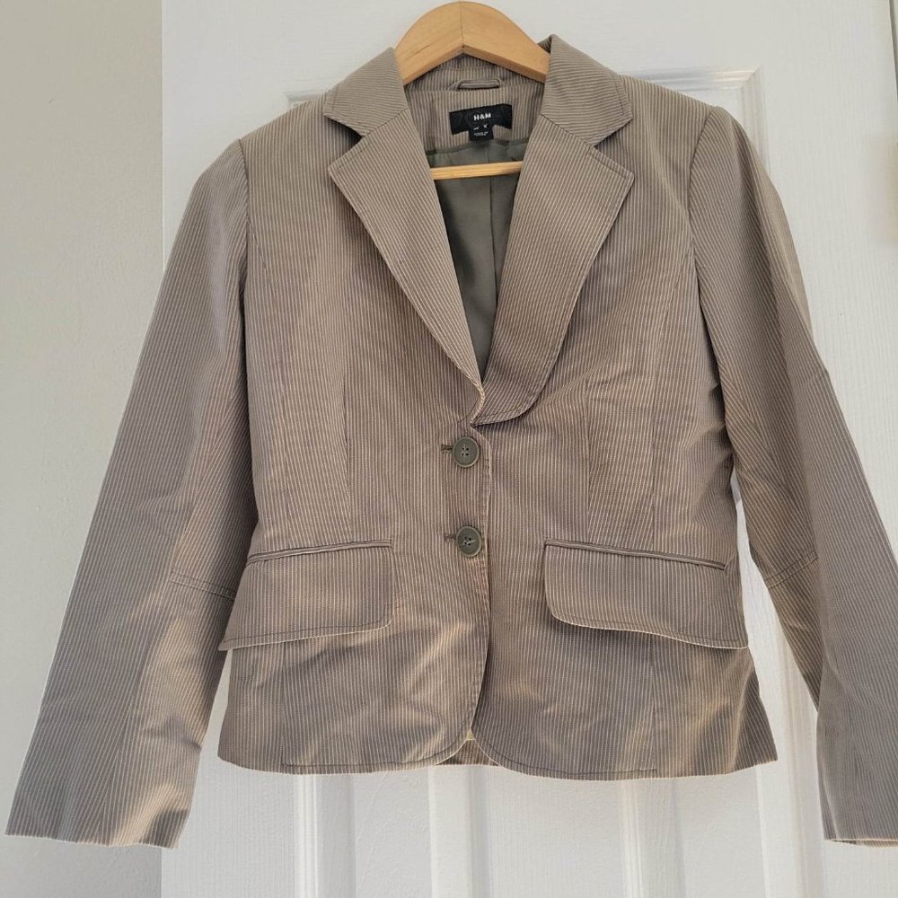 H&M Women's Green and White Striped Blazer - Size 6
